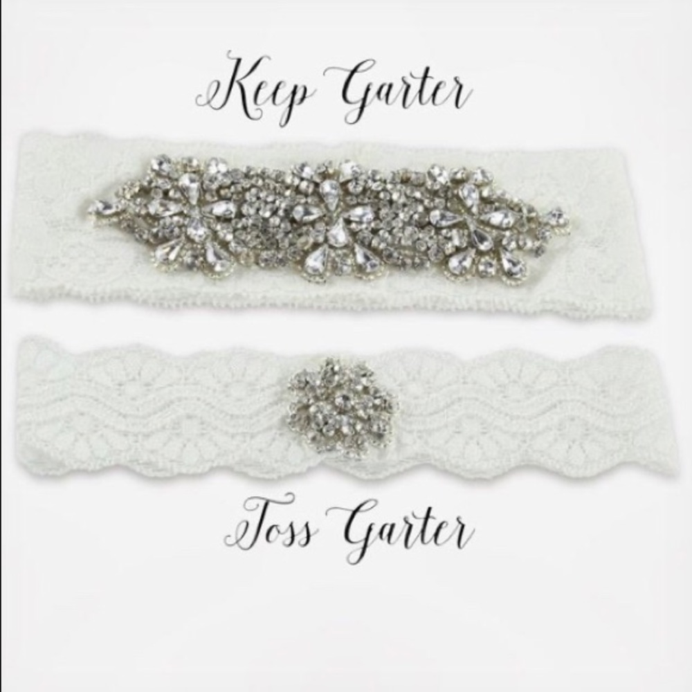 Paisley Box Garter Set